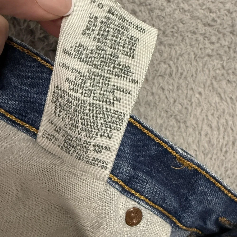 Levis 501 Jeans Mens 35x30 Blue Medium Wash‎ Straight Leg Button Fly Distressed